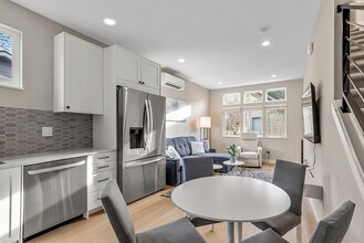 305 18th Ave, Unit GO ID1366636P in Seattle, WA - Foto de edificio - Building Photo