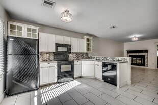 38 Beaver Pond Loop, Unit 18 in Pawleys Island, SC - Building Photo