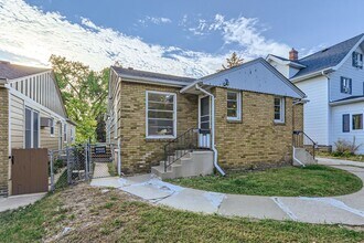 2106 Grand Ave S in Minneapolis, MN - Building Photo - Building Photo