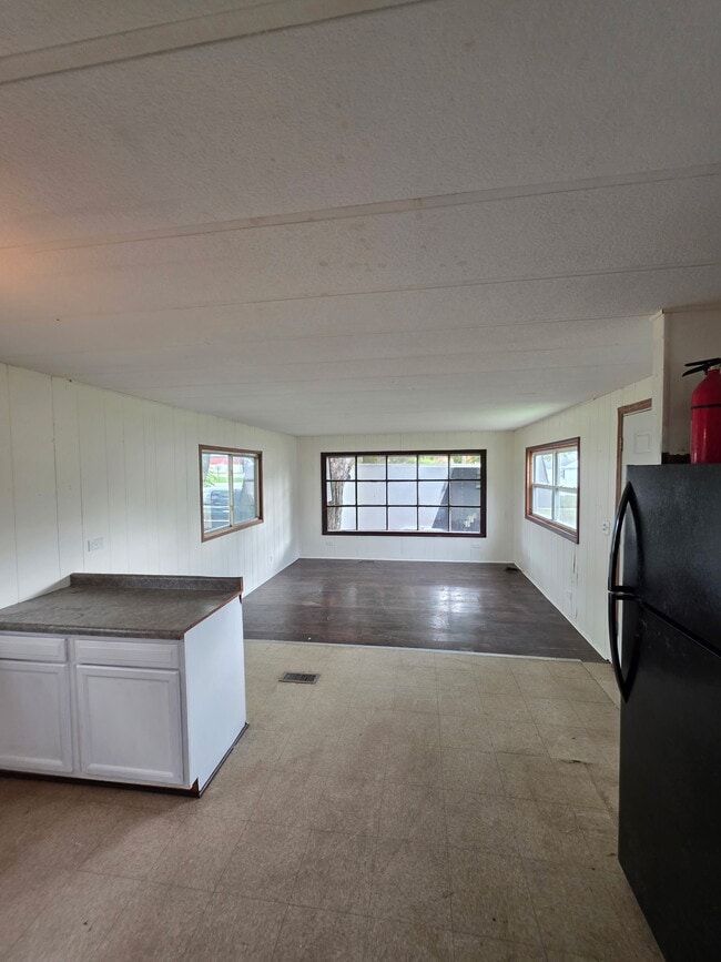 property at 10561 N Loomis Rd
