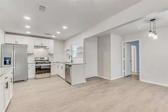 938 Tamara Ln in Grand Prairie, TX - Building Photo - Building Photo