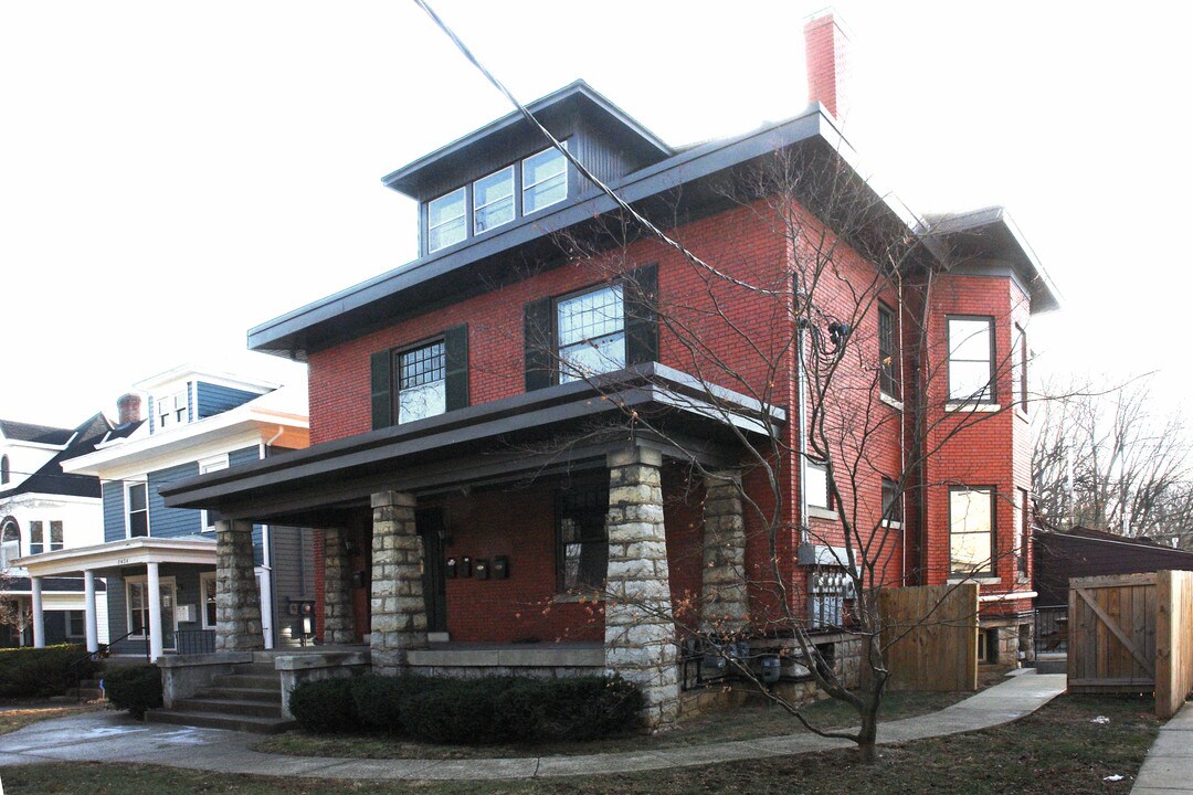 2420 Frankfort Ave in Louisville, KY - Foto de edificio