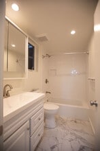 1435 Gillespie St in Santa Barbara, CA - Foto de edificio - Building Photo