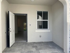 2707 SE 10th St in Homestead, FL - Building Photo - Building Photo