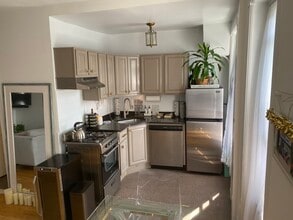 818 Halsey St, Unit 2 in Brooklyn, NY - Building Photo - Building Photo