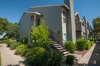 Rocklin Gold in Rocklin, CA - Foto de edificio - Building Photo