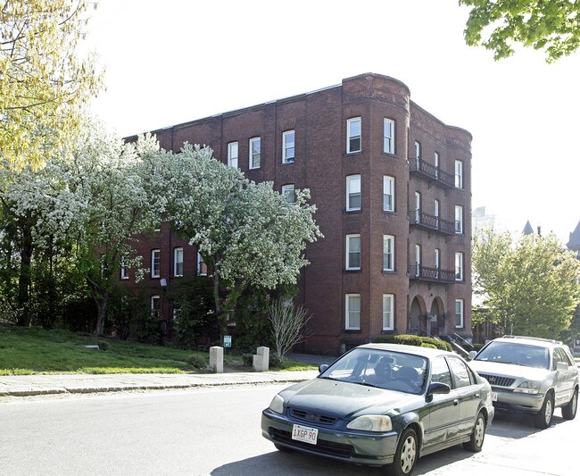 66-68 Chatham St in Worcester, MA - Foto de edificio - Building Photo