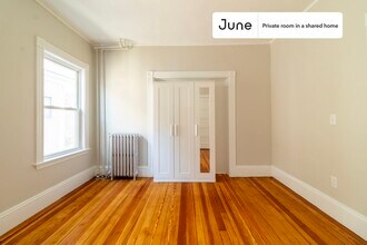 Room in Shared 5 bed/2 bath home in Brookline, MA - Building Photo - Building Photo
