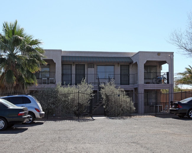 Sun Stone Apartments in Tucson, AZ - Building Photo - Building Photo