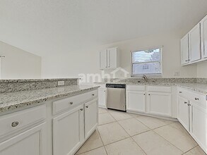 16041 Bay Vista Dr in Clermont, FL - Building Photo - Building Photo
