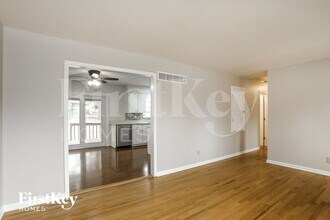 7625 NW Milrey Dr in Kansas City, MO - Building Photo - Building Photo