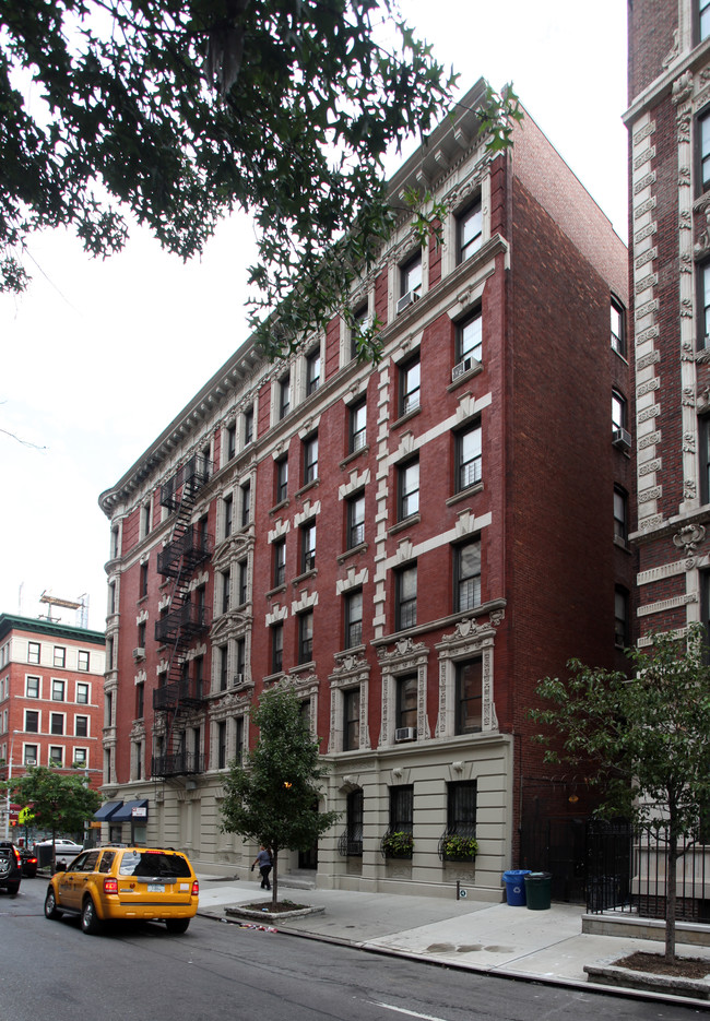 51 E 97th St in New York, NY - Building Photo - Building Photo