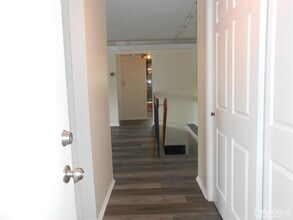 512 Sharon Garden Ct in Woodbridge Township, NJ - Building Photo - Building Photo