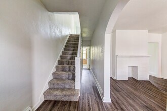 20 Sylvania Ave in Pittsburgh, PA - Building Photo - Building Photo