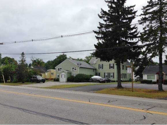 8-18 Osborne St in Rochester, NH - Foto de edificio - Building Photo