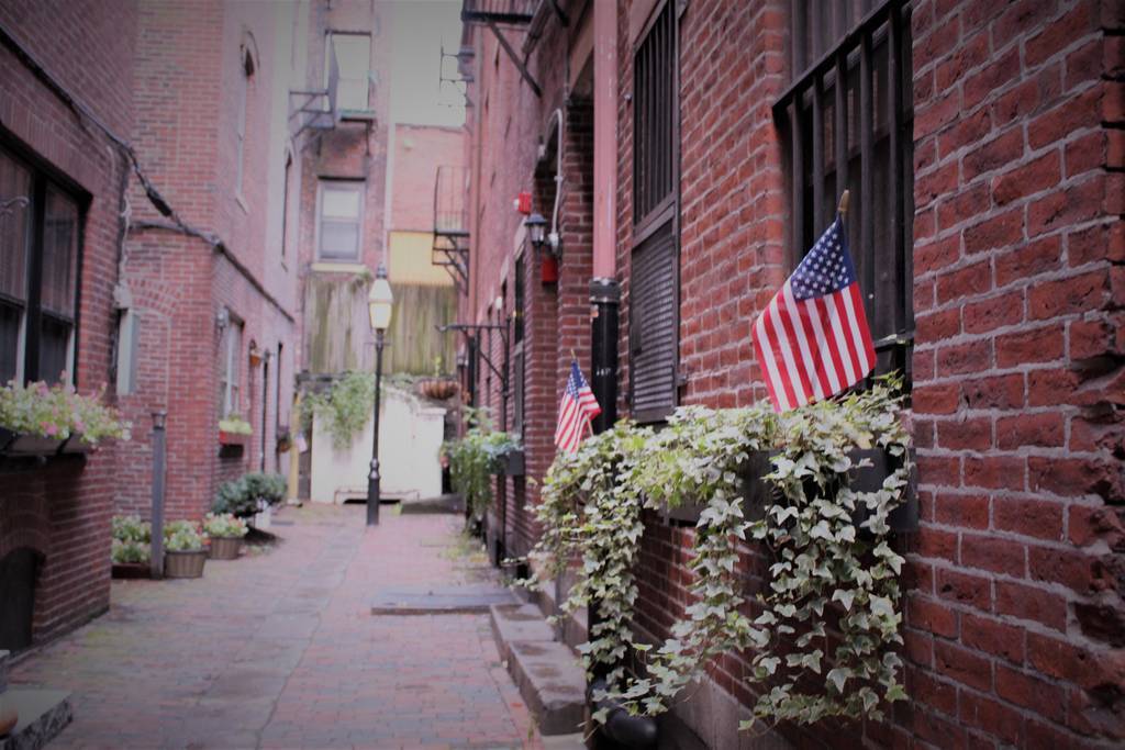 8 Champney Pl, Unit 2 champney 1 in Boston, MA - Building Photo