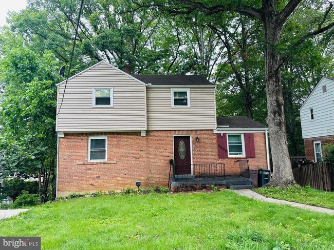 2500 Lake Ave in Cheverly, MD - Foto de edificio - Building Photo