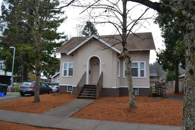 1471 Villard St in Eugene, OR - Building Photo - Building Photo