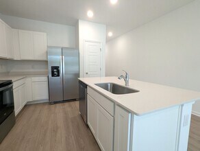 5922 Ortega Lk Dr in Jacksonville, FL - Building Photo - Building Photo