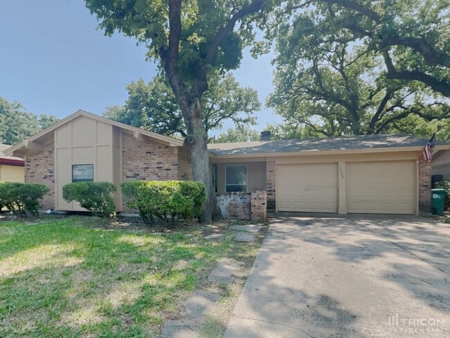 property at 3328 Woodthrush Ln