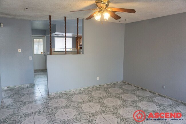 312 Oswell St in Bakersfield, CA - Building Photo - Building Photo