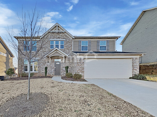 property at 822 Commerce Trl
