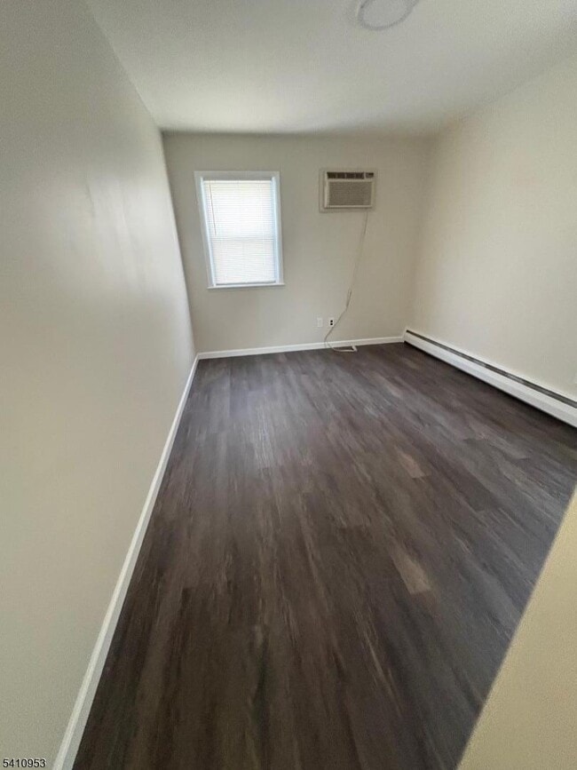 128 Floyd St in Belleville, NJ - Building Photo - Building Photo