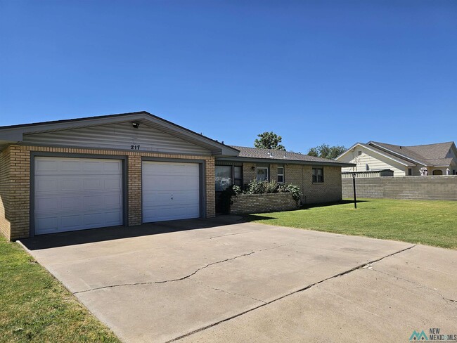 217 W University Dr in Portales, NM - Building Photo - Building Photo