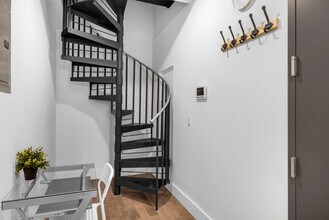 27E E 128th St in New York, NY - Building Photo - Building Photo