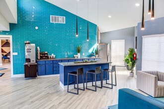 The Social Block & Townhomes in Starkville, MS - Foto de edificio - Building Photo