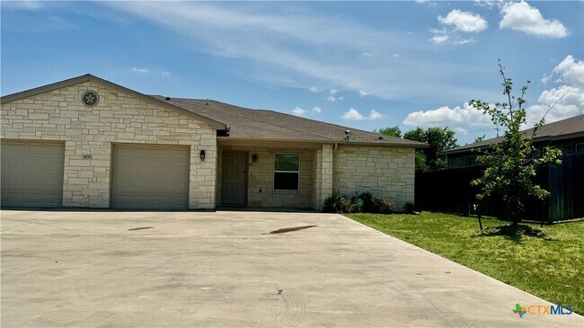 400 Lowes Blvd in Killeen, TX - Building Photo - Building Photo