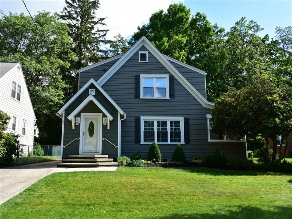 351 Ravine St in Meadville, PA - Building Photo