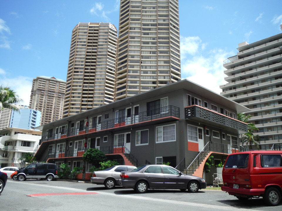 Moana Vista Apartments in Honolulu, HI - Building Photo