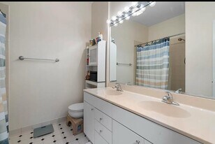 1781 W Altgeld St in Chicago, IL - Building Photo