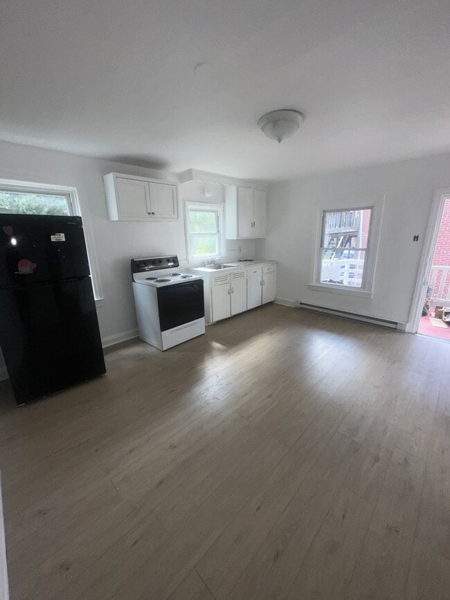 115 East Ave, Unit 2