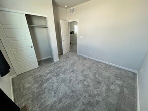 8918 Fraser River St in Littleton, CO - Foto de edificio - Building Photo