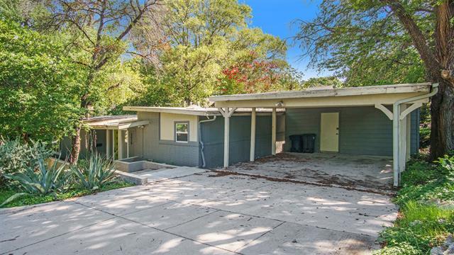 2059 Dorothy Ln in Fort Worth, TX - Building Photo