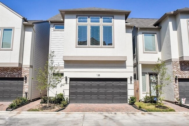 135 Knightsbridge Park Ln