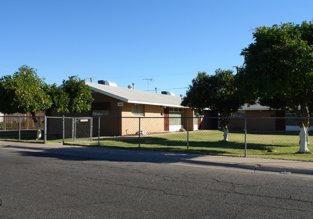 7113-7117 N 54th Ave in Glendale, AZ - Building Photo