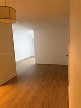 7925 SW 86th St in Miami, FL - Building Photo - Building Photo