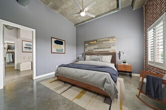 1111 Studewood St in Houston, TX - Foto de edificio - Building Photo