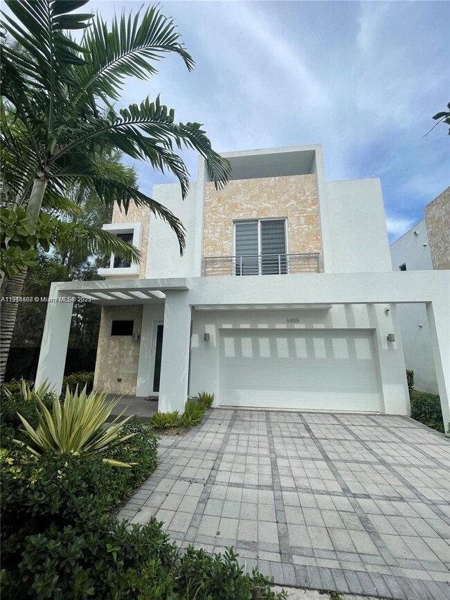 6855 NW 103rd Ave in Doral, FL - Building Photo - Building Photo