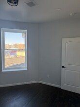 14 Gouverneur St, Unit 9 in Newark, NJ - Building Photo - Building Photo