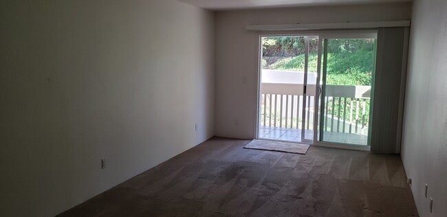 6255 Rancho Mission Rd, Unit 218 in San Diego, CA - Foto de edificio - Building Photo