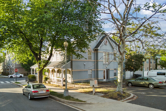 3706-3730 Roosevelt Pl NE in Washington, DC - Building Photo - Building Photo