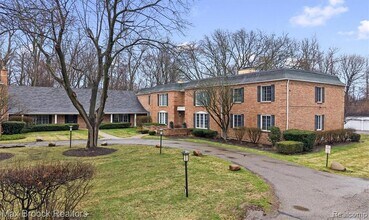 1750 Tiverton Rd in Bloomfield Hills, MI - Building Photo - Building Photo