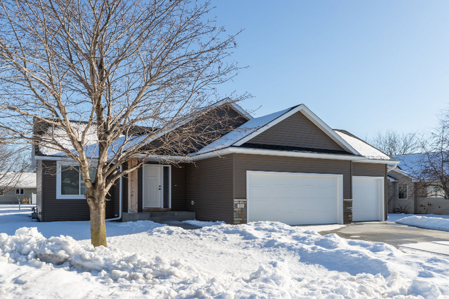 property at 3427 Lakeridge Pl NW