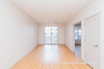 320 D St, Unit 130 in Boston, MA - Building Photo - Building Photo