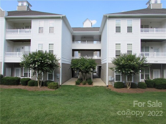property at 10125 Westmoreland Rd