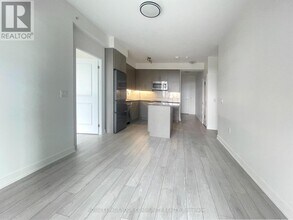 75 Oneida Crescent in Richmond Hill, ON - Building Photo - Building Photo